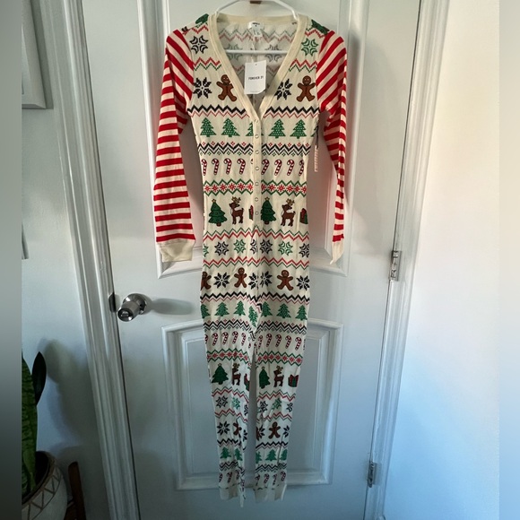 Christmas Print Pajama Jumpsuit - Picture 6 of 11